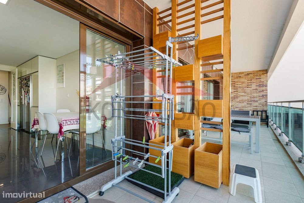 Terraços da Ponte - T3 em ótimo estado com garagem e arrecadação