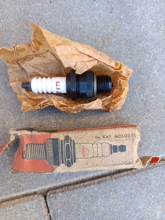 Świeca zapłonowa Spark plug Prl