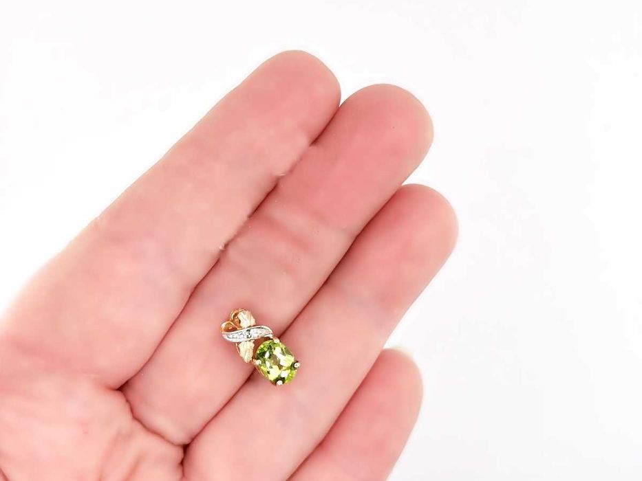wisiorek złoto oliwin diament 1,26 g certyfikat