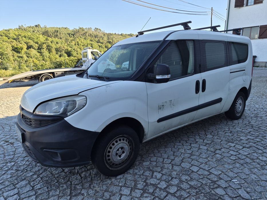 FIAT DOBLO 1.3 Multijet 95 Cv. 2017 com avaria