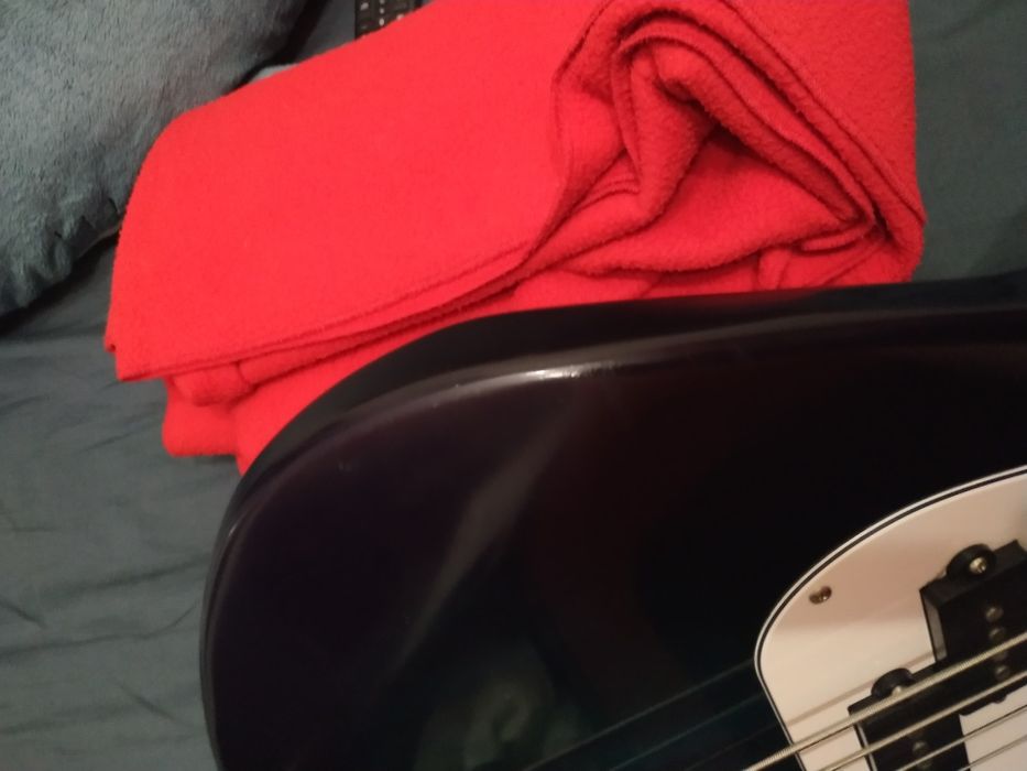 Gitara basowa lutnicza