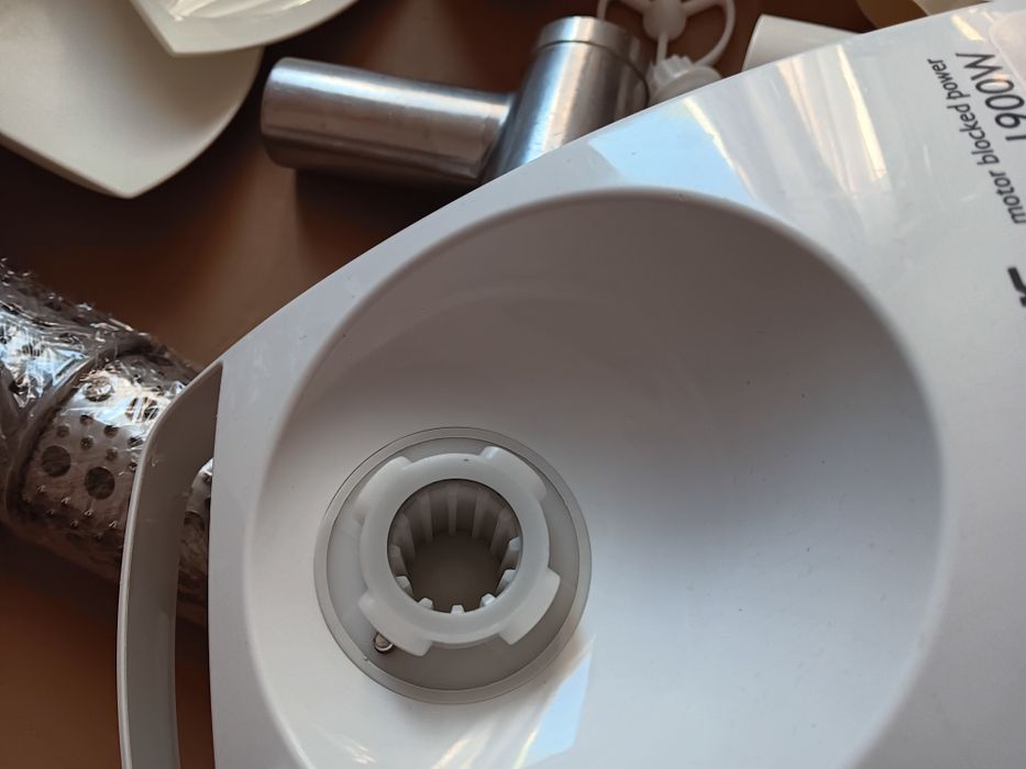 М'ясорубку Zelmer повний комплект Зелмер 1900Вт томатопрес млинок