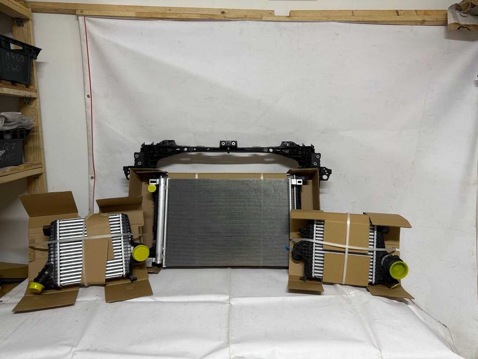 Porsche Cayenne Телевізор Передня панель Рамка радіаторів Порш Каєн.