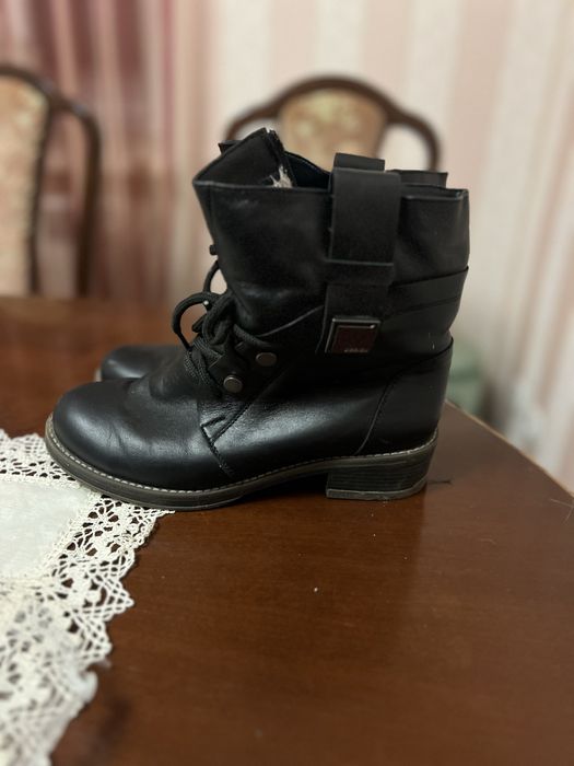 Шкіряні боттнки 38 розмір