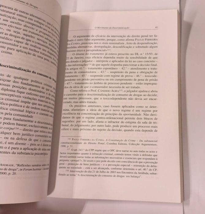 Consumo de Drogas: reflexões sobre o Quadro Legal, de Manuel Monteiro Guedes Valente