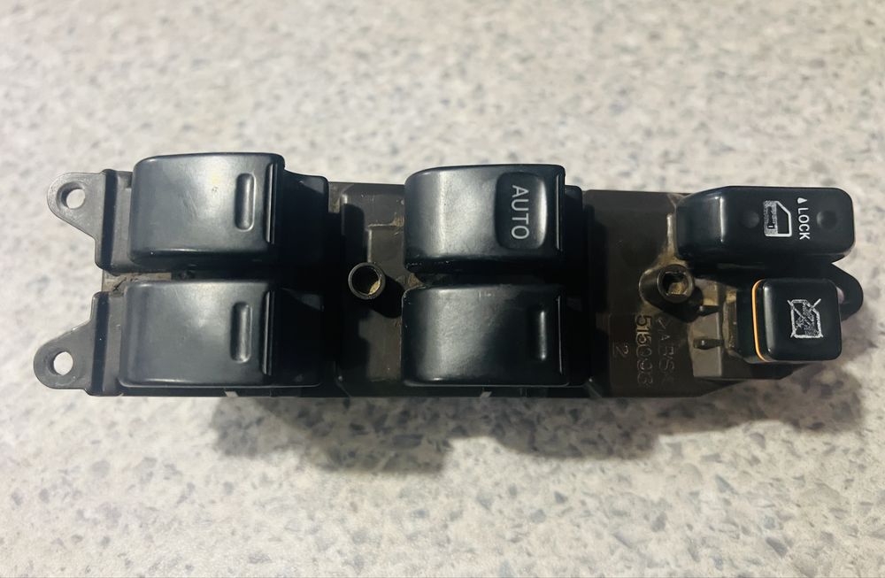 Блок управління склопідйомниками Toyota Hilux