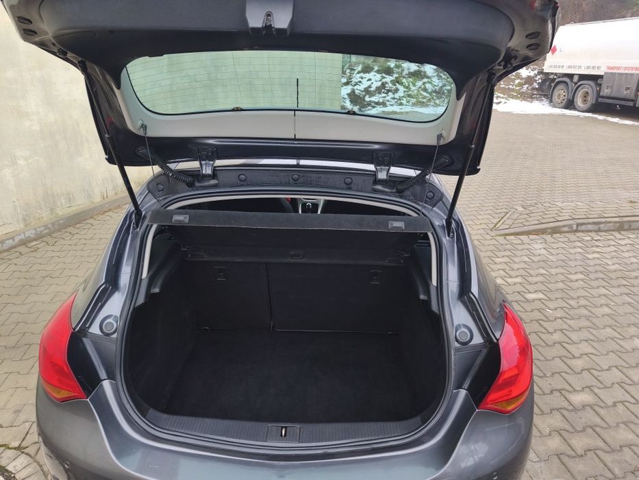 Opel Astra J 1,4 turbo 140km 2012r.