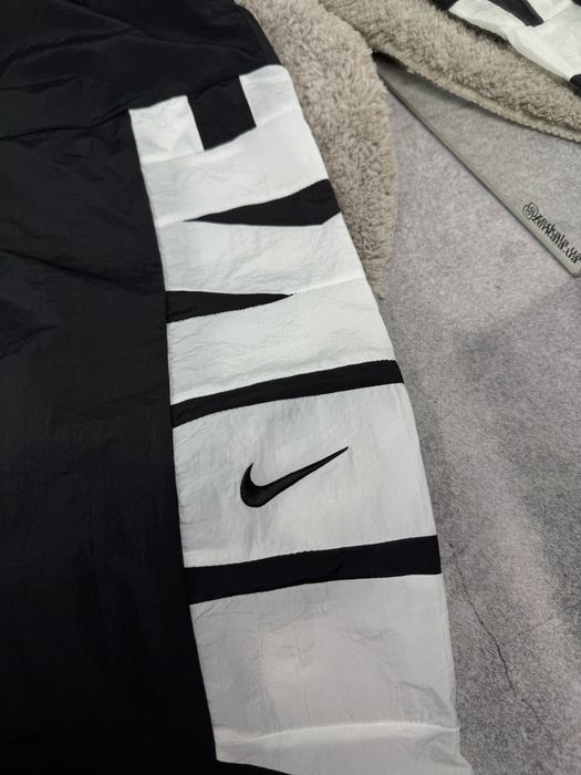 ТОП! В наявності нейлонові штани від Nike Big Logo. ДРОП/ОПТ