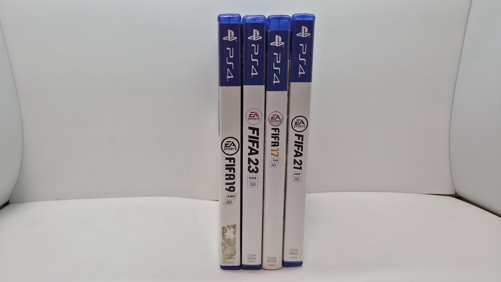 Лот футбольних хітів FIFA (5 ігор) для PS4