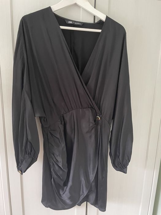 Czarna satynowa sukienka Zara rozm.L