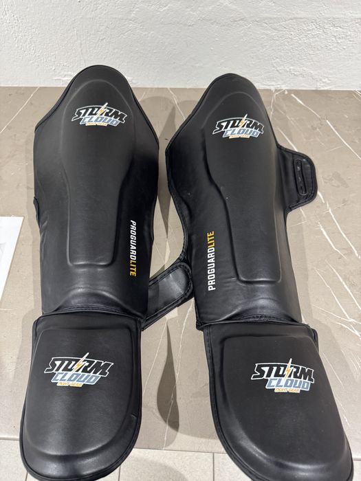 Ochraniacze na piszczele StormCloud Lite czarne