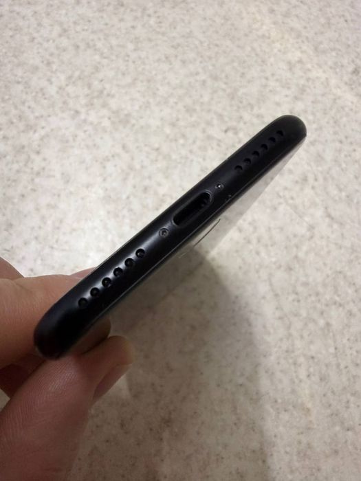 iPhone SE 2020 64 АКБ 100 новый заблокирован на запчасти