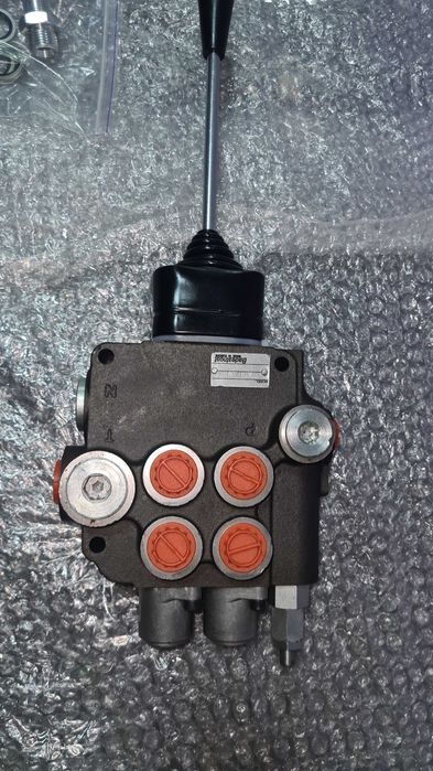 Распределитель болгарский на МТЗ, ЮМЗ, ХТЗ, Т-150 с плавающими секциям