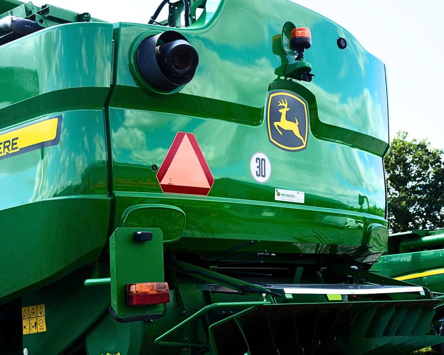 John Deere S670I