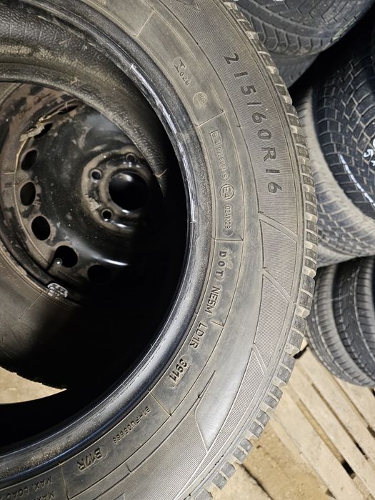Opony zimowe Dunlop 215/60R16