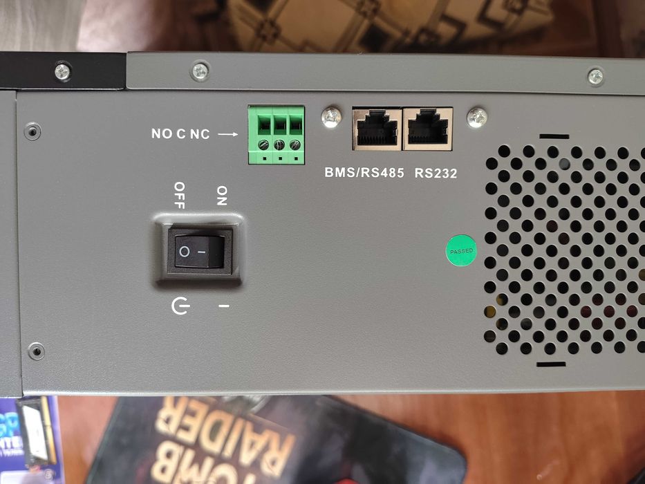 Інвертор гібридний Datouboss DT2430 (24 В/3 кВт)