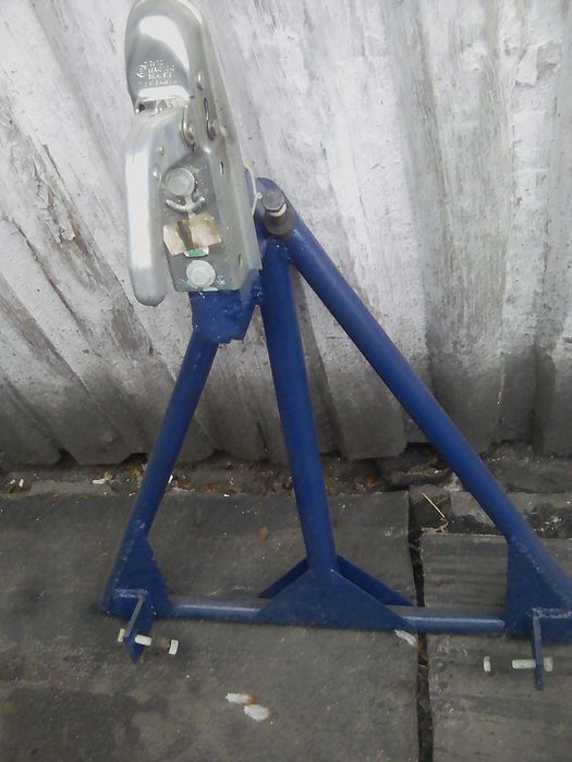 Жосткая сцепку для буксировки авто.