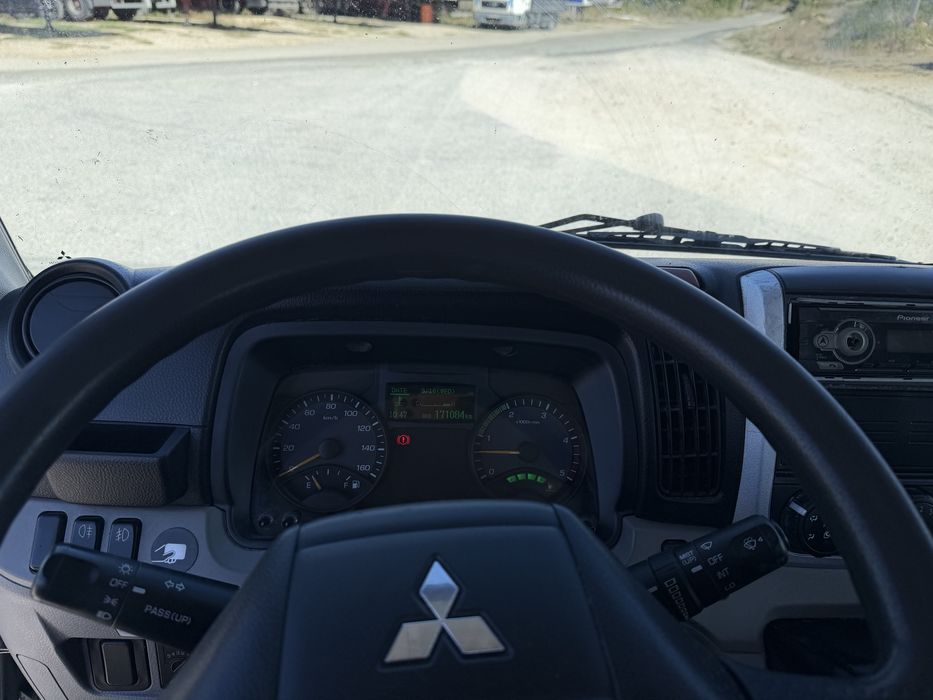 Mitsubishi fuso 3c15 ligeira 2019