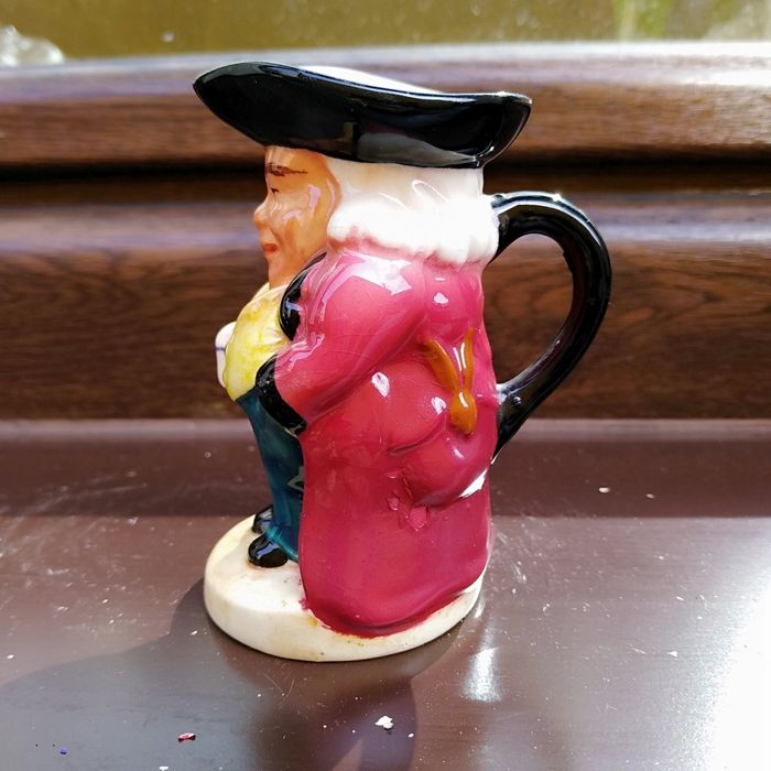 Stary kufel figuralny Anglia