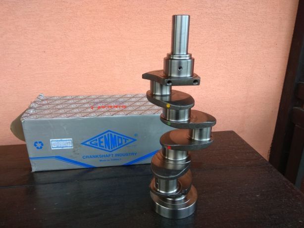 Колінвал двигуна перкінс 3.152 д.2500 на cальникову набивку.