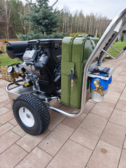 Myjka ciśnieniowa Spalinowa Briggs Vanguard 23KM