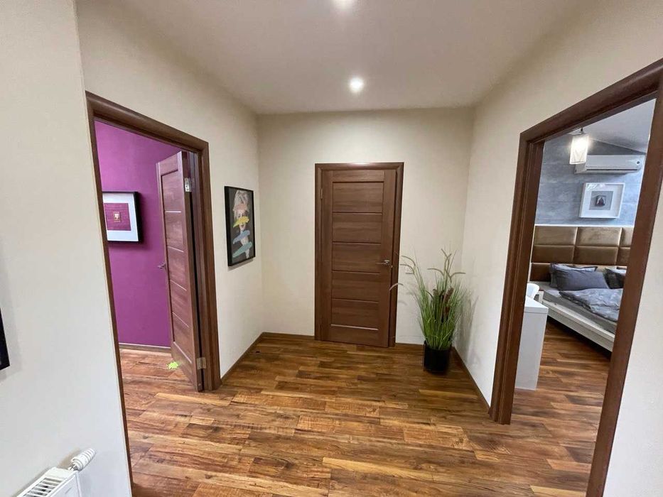 Продаж  4х.кімн. квартири 132м²   вул.Метрологічна ФЕОФАНІЯ