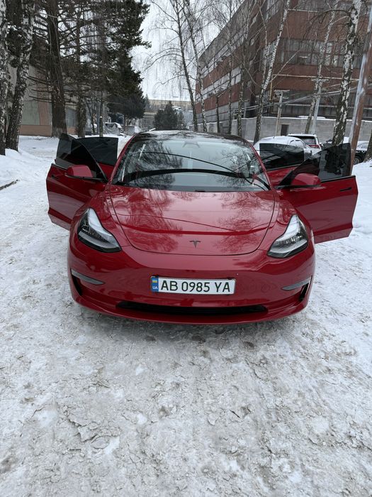 TESLA MODEL 3 (2020 рік)