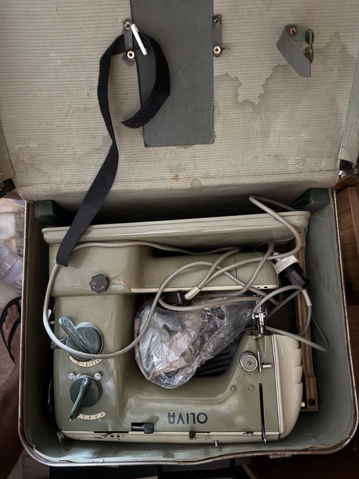 Maquina costura Oliva