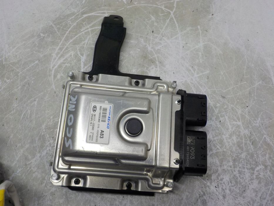KIA Stonic 1.2 zestaw startowy komputer stacyjka kluczyk 39107-03383