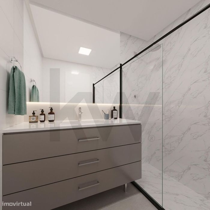 Apartamento T4 Remodelado a 4 min da Praia – Paço de Arcos