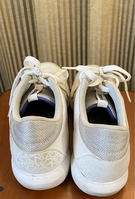 Кросівки.  Reebok