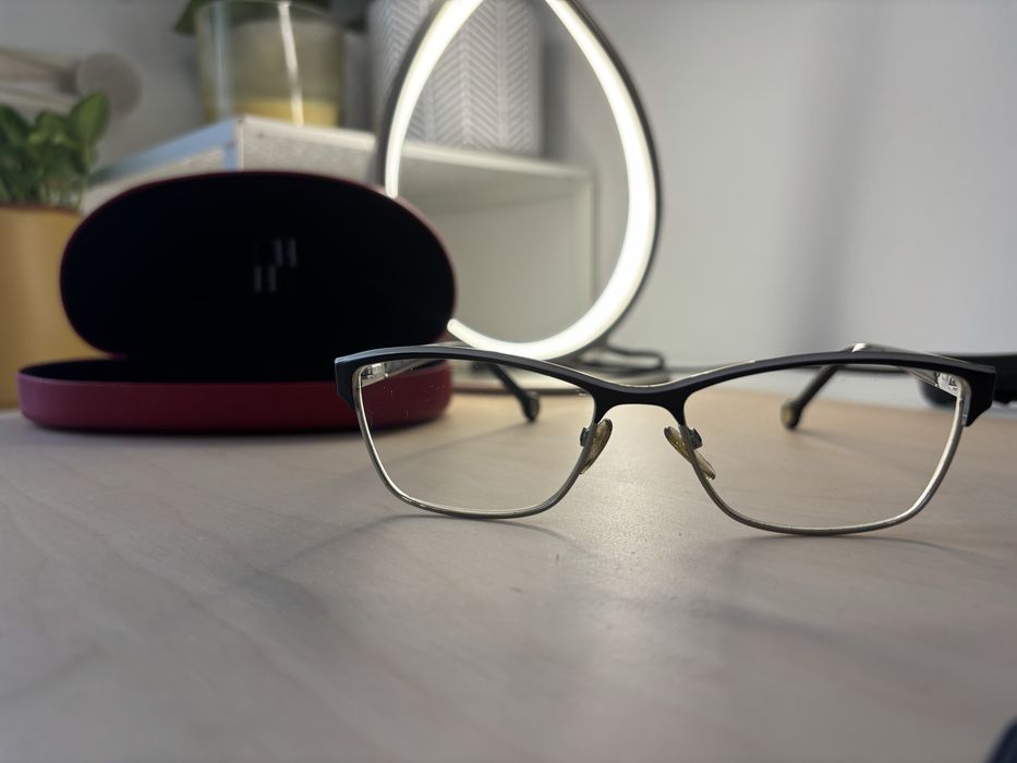 Óculos Carolina Herrera VHE05 – Cor 058 Tamanho 140 – Excelente Estado