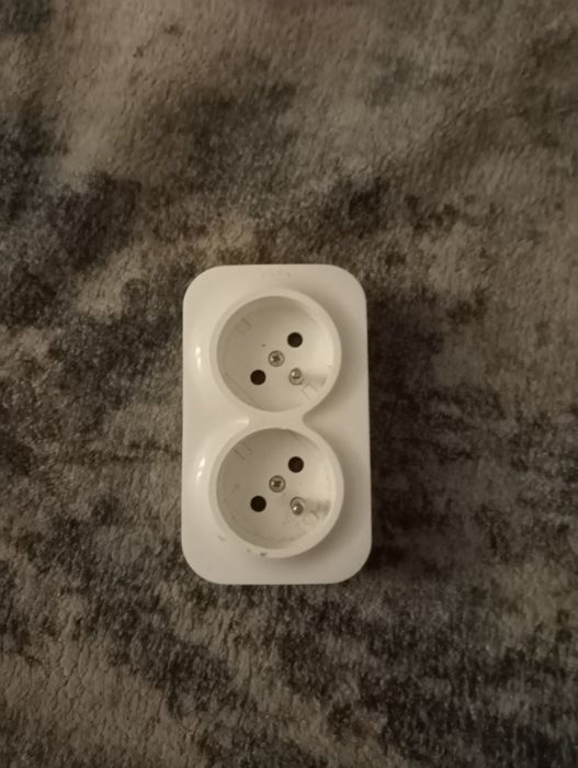 Gniazdko podwójne 250 V-1szt.