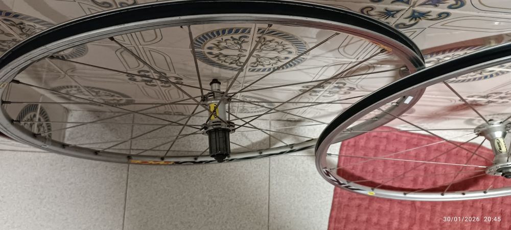 Rodas 700 (28) mavic