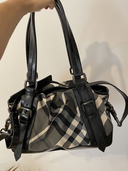 Mala senhora, Burberry