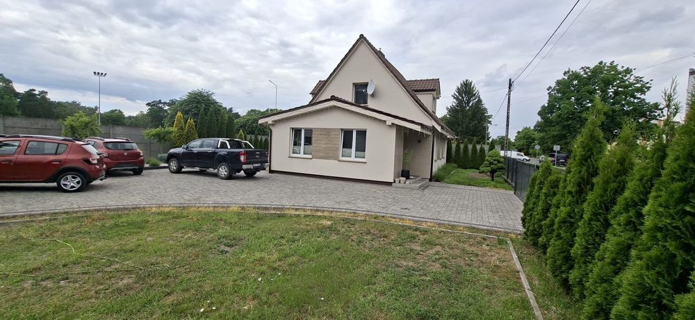 Dom z dużą działką i garażem