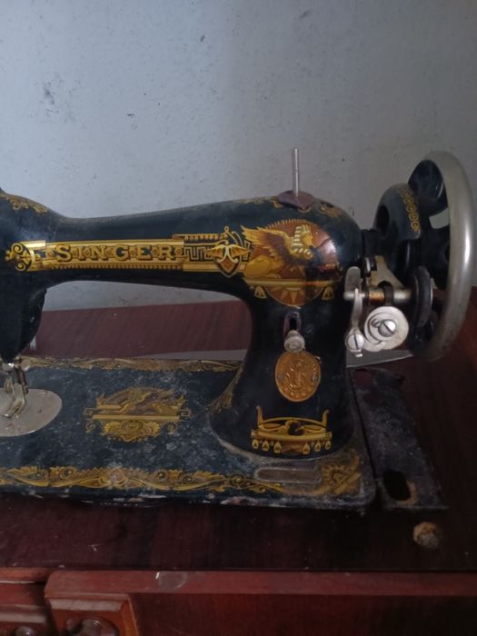 3 швейні машини Singer.