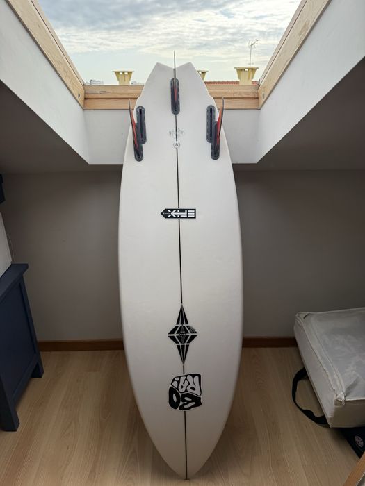 Prancha performance swallow tail, 5,6” 26.5L