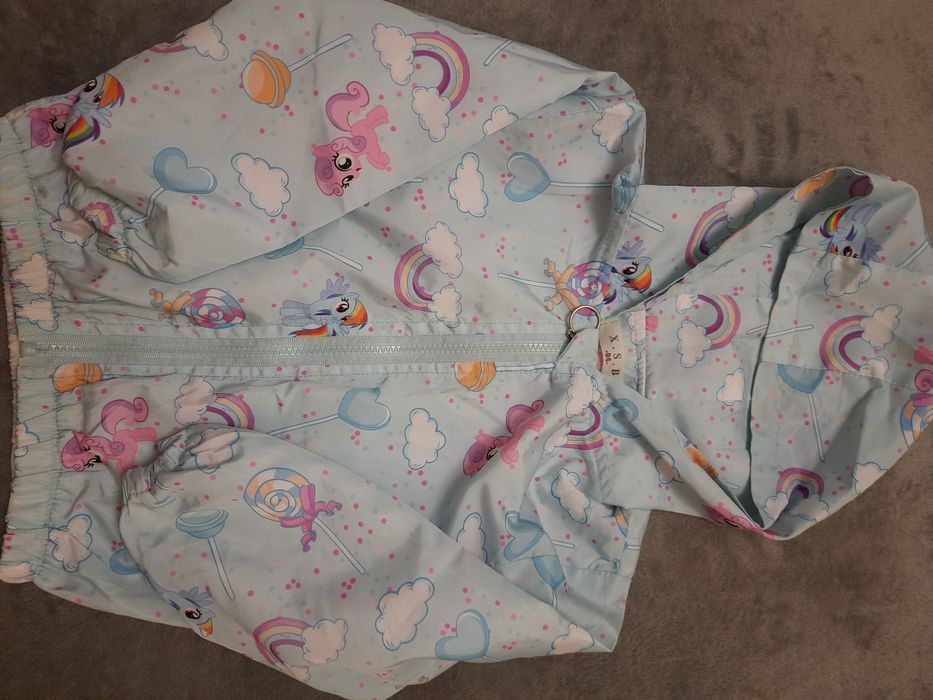 Вітрівка для дівчинки