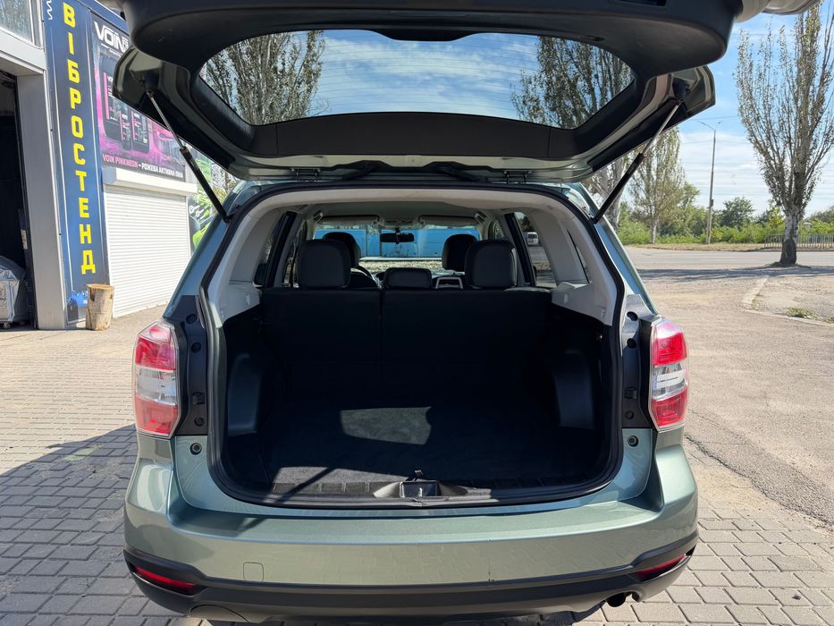 Продам Subaru Forester 2015 год, 2.5 бензин