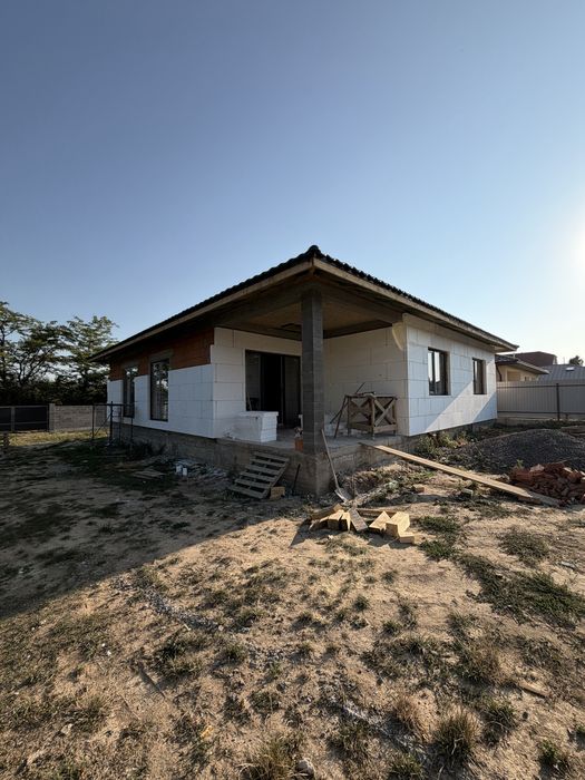 Продається сучасний будинок площею 155 м²