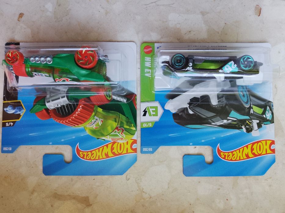 2x Hot Wheels dwa auta, szary płomień na opakowaniu. Nowe w opakowaniu