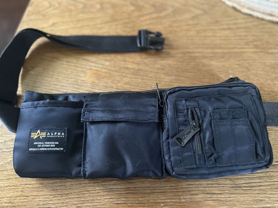 Alpha Industries  nerka miwa z metkami czarna