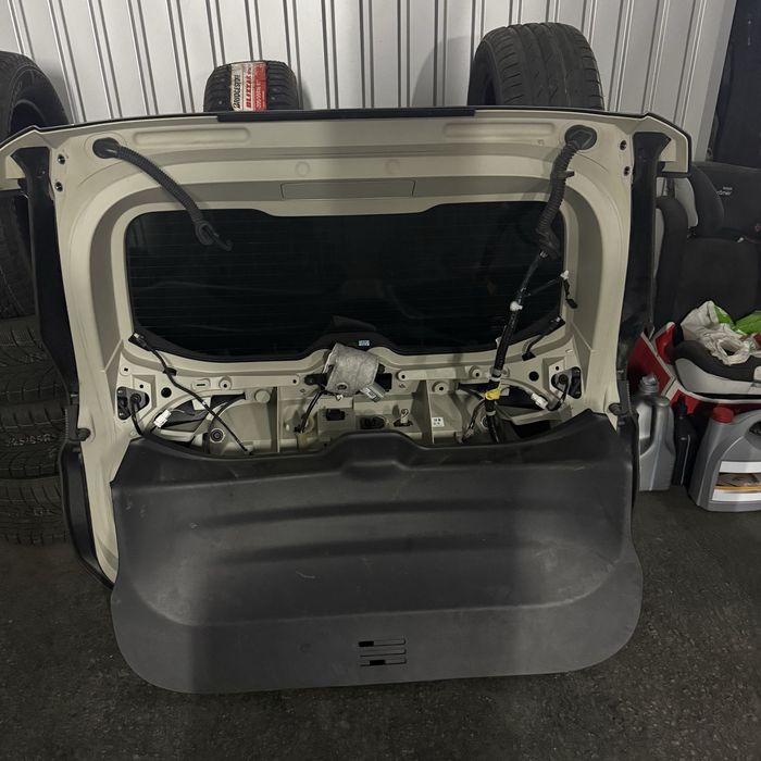 Nissan Rogue X- Trail T32 Кришка Багажника Ляда Бампер.