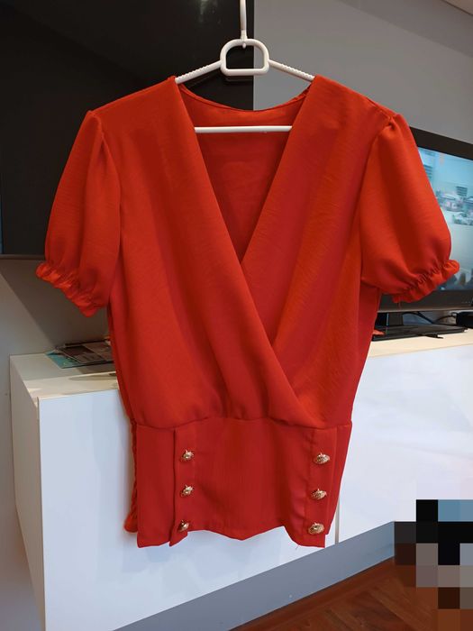 Czerwona bluzka top kopertowy dekolt marszczony stan z guzikami