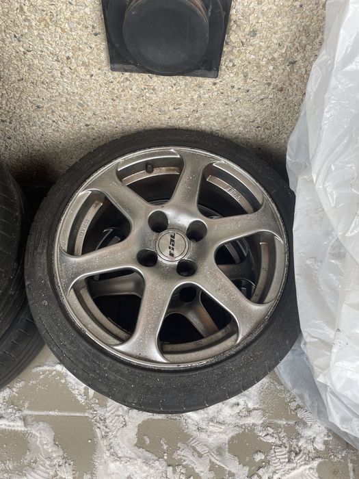 Продам титани є в наявносіт багато