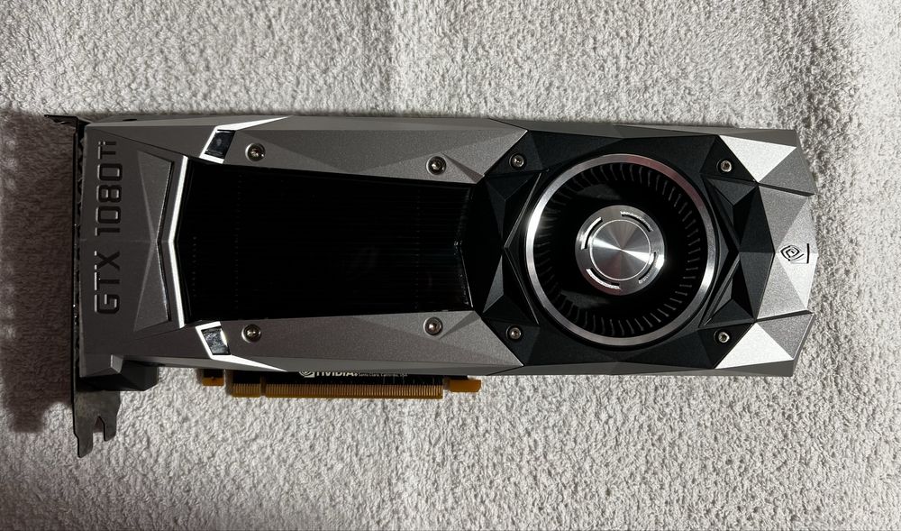 Видеокарта GeForce GTX 1080Ti, 11gb ( Не рабочая )