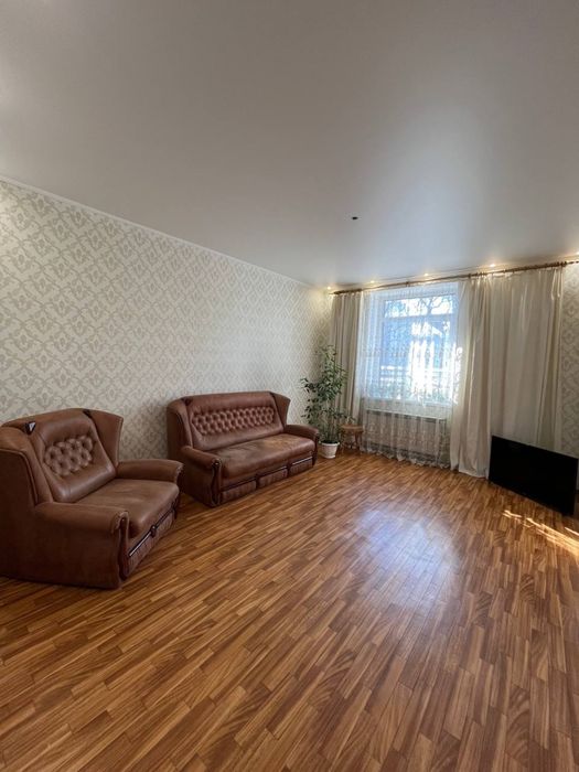 Продаю 2 комнатную квартиру, Херсонское Ш, Строителей   ID-146022