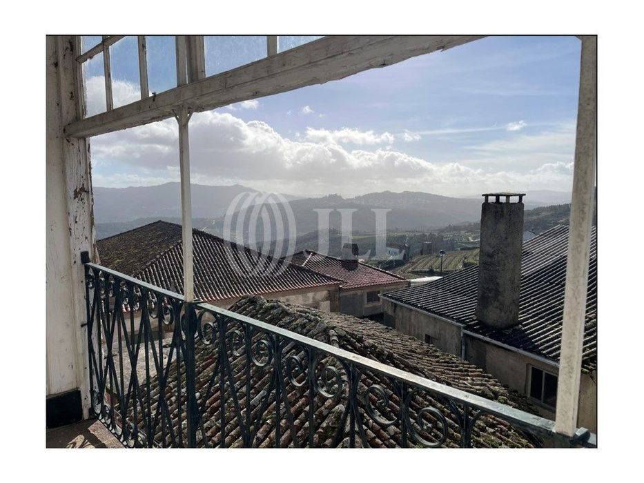 Moradia T3, para reabilitação, em São Cosmado, Viseu