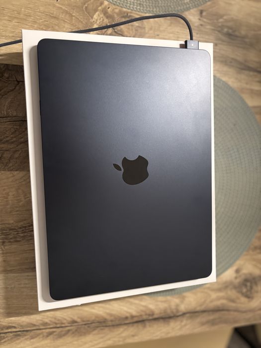MacBook Air 7 циклів заряду